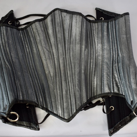 Metamorphic Quirky Couture Corset - Picture 3 of 5